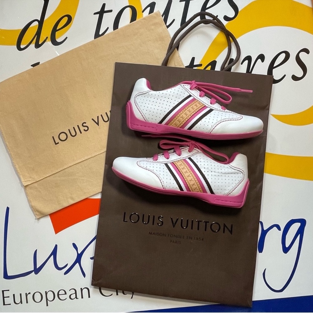 Louis Vuitton Girls Sneakers Size 29 Italy